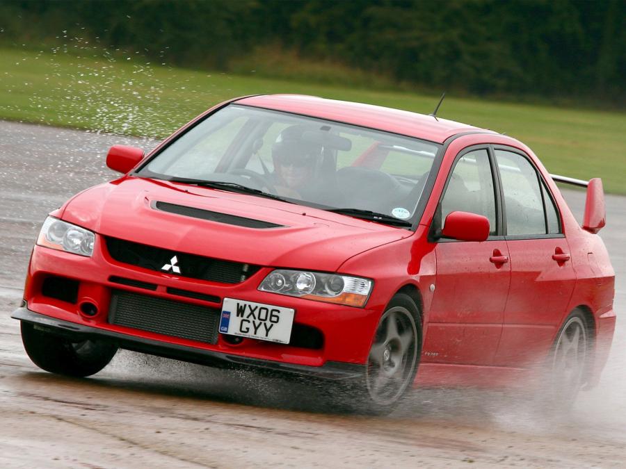  Mitsubishi Lancer Evolution IX MR FQ-360 2006 года  (фото 8 из 13)